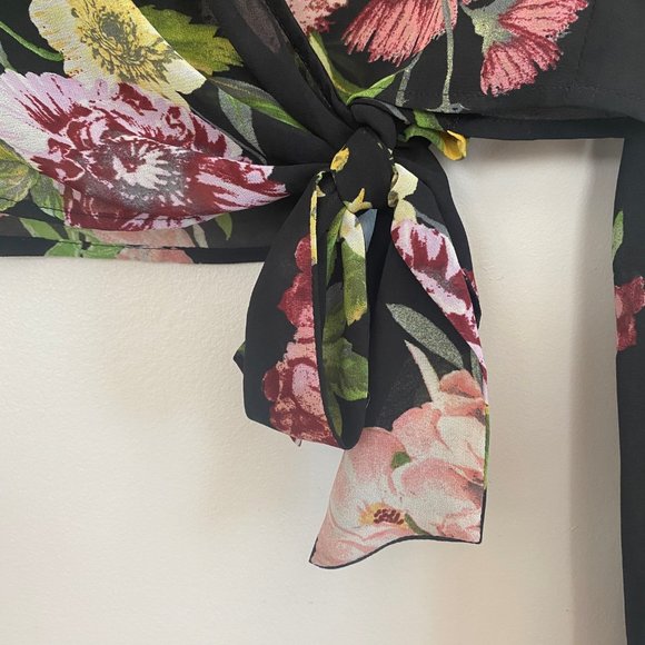 Forever 21 Floral Cropped Blouse - Picture 4 of 9